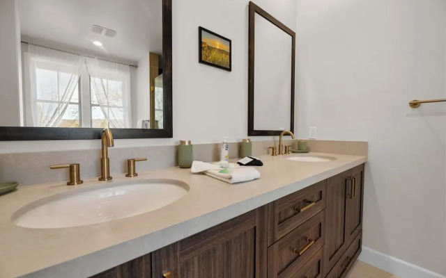 Pine Meadow All Seasons Lodge