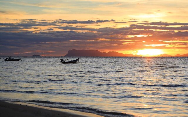 The White Pearl Beach Club