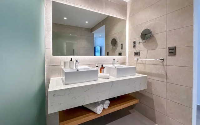 Luxury 2 Bedroom Apartment