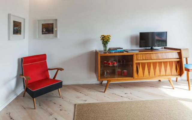 Spacious and Bright City Ap II