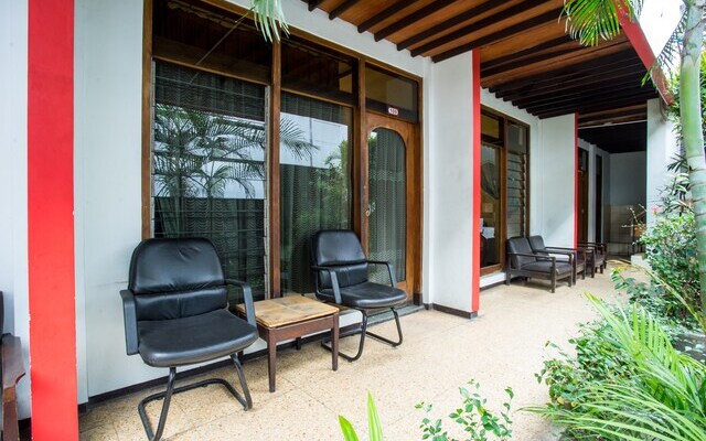 OYO 1238 Hotel Perdana Near RS Bethesda