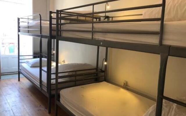 Magnlia Porto Hostel  Suites