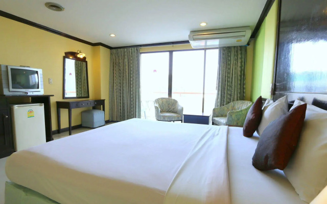 Mike Beach Resort Pattaya - SHA