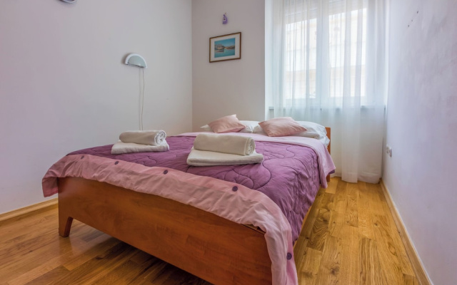 Room Laura
