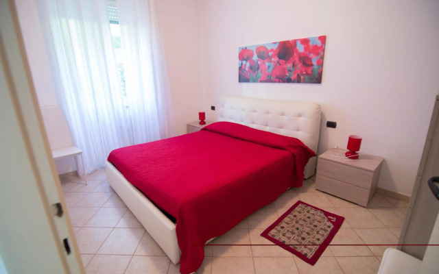 Silky House with Private Parking