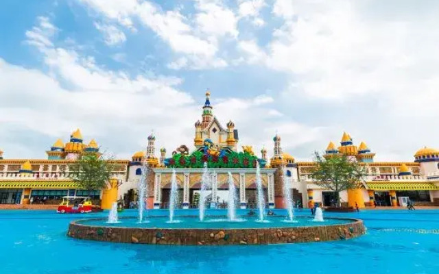 Huludao Ningzhe Hotel (Feitian Square)