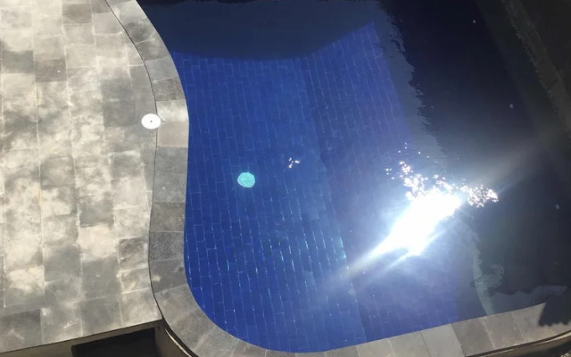 D'Reborn Guest House