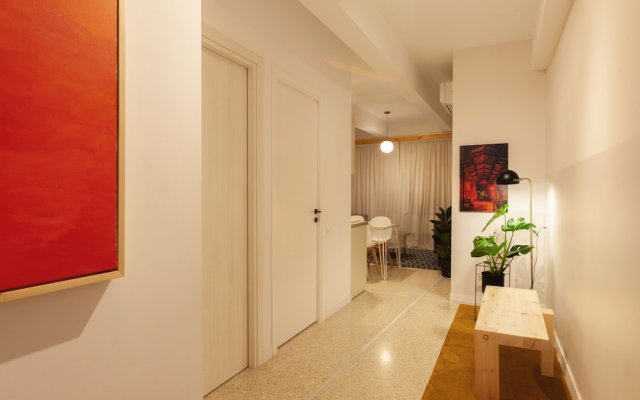 The Marble Suites, PLAKA