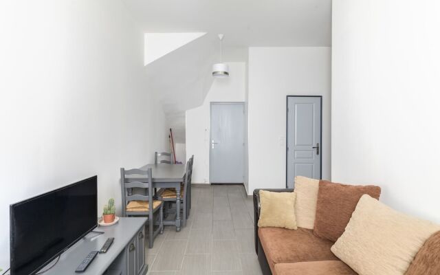 Bright Apartment Near Parc DU 26è Centenaire