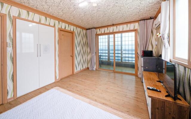 Geoje Mangyang Pension