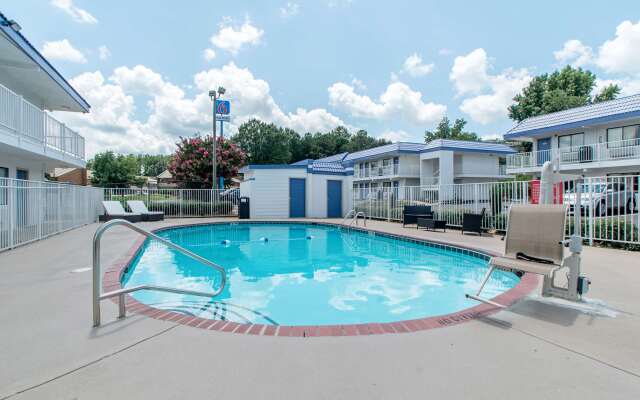 Motel 6 Norcross, GA - Atlanta Northeast