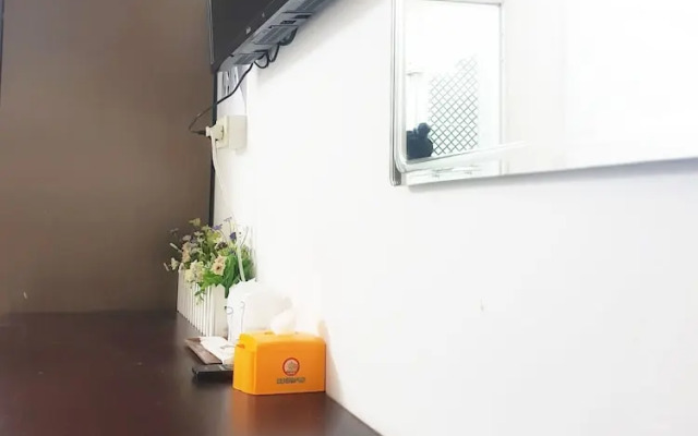 Green Box Hotel - Hostel