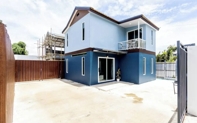 Tiny House Srinakarin At Sri Bearing Station