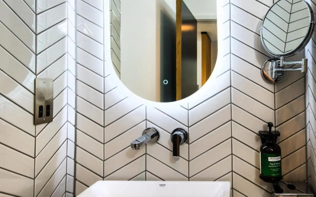 Staybridge Suites Cardiff by IHG