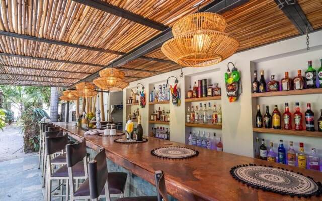 Curiol Boutique Hotel & Lounge