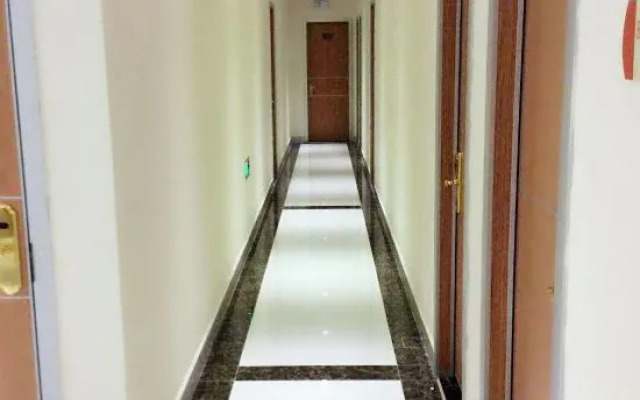 Aijia Express Hotel(Shenzhen Huaqiang South Science Museum Metro Station)