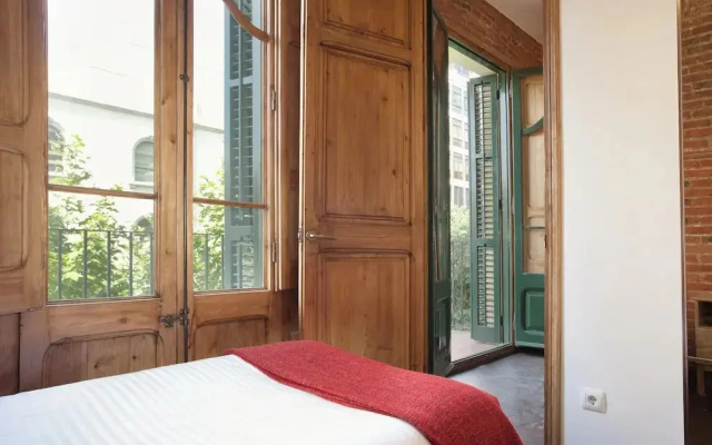 Ideal family Apartment by Sagrada Familia with balcony and wifi