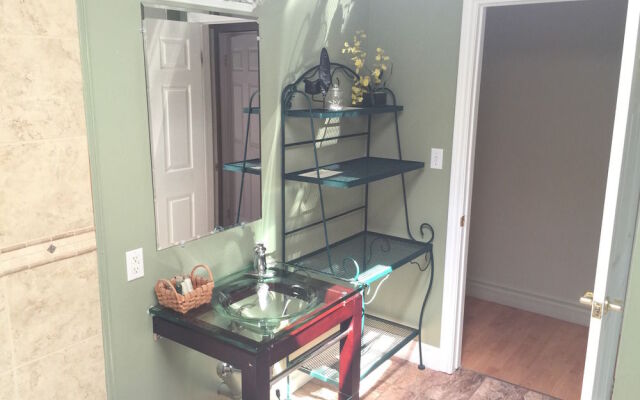 Grey Rose Suites