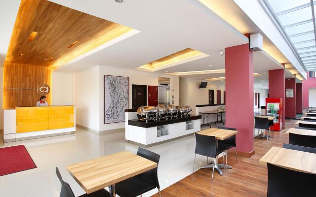 Amaris Hotel Dewi Sri