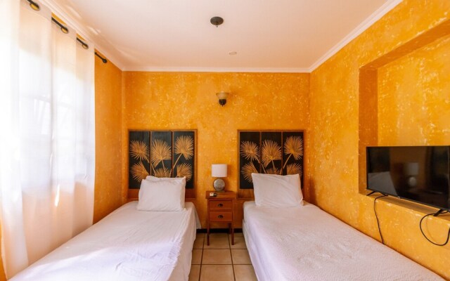 Mexican Style Villa With Private Pool, Free Utilities