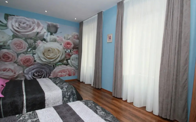 Rose Apartment in Tbilisi