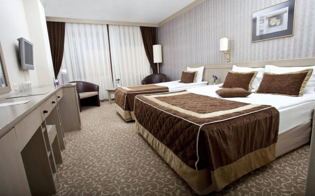 Sergah Hotel