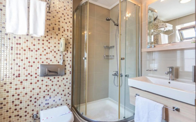 Taksim Metropark Hotel