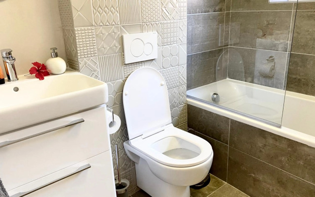 Ocean Pearl Apartment