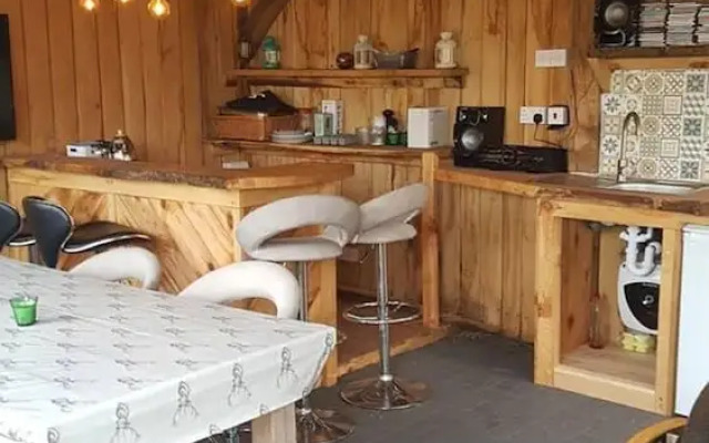 Charming 2-bed Cabin in Sutton Coldfield