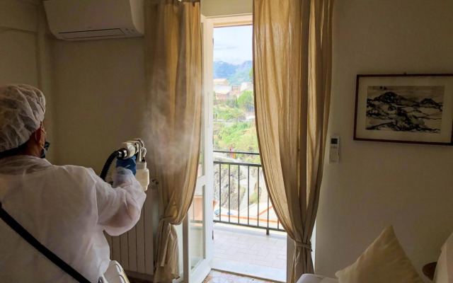 “Ivory house”with sea view