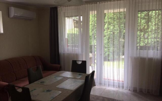 MONA Apartman