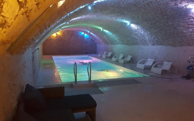 Gite Longere De 15 Personnes Au Chateau De Jallanges Vouvray