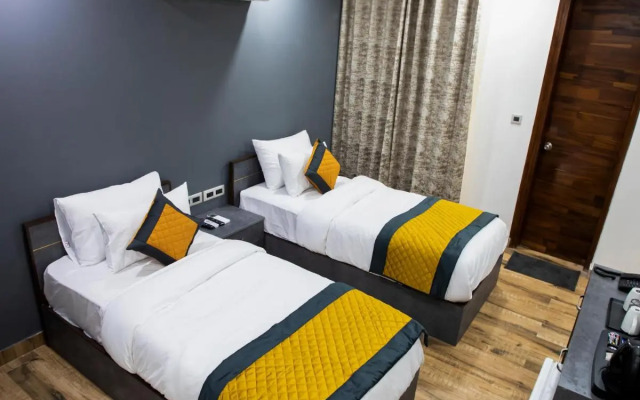 Dev Royale Hotel