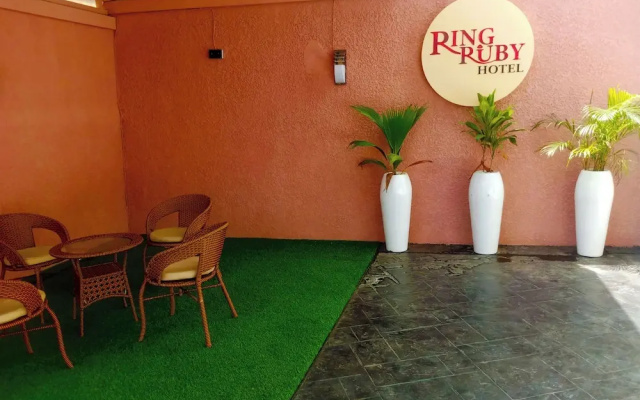 Ringruby Hotel, Eso Close