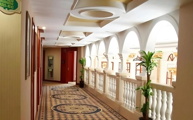 Vienna International Hotel Shanghai Disneyland Tour Shop