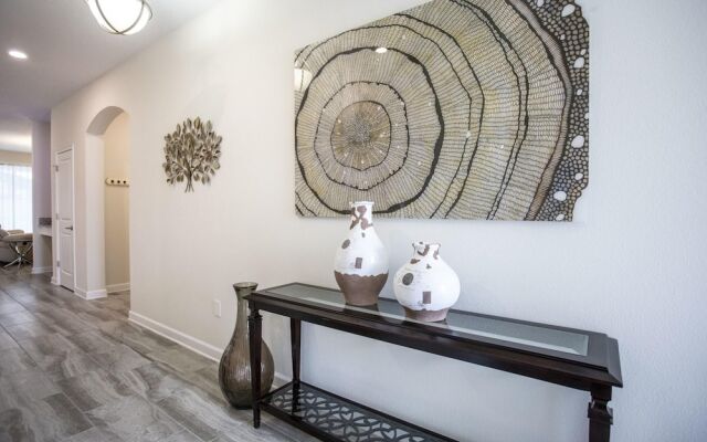 6BR Home Prime Location