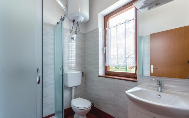 Nice Home in Brtonigla With Wifi and 3 Bedrooms