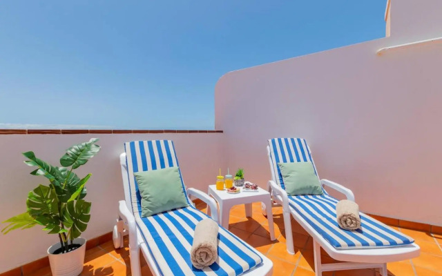 Oceanview Penthouse With Jacuzzi by DreamHomesTenerife