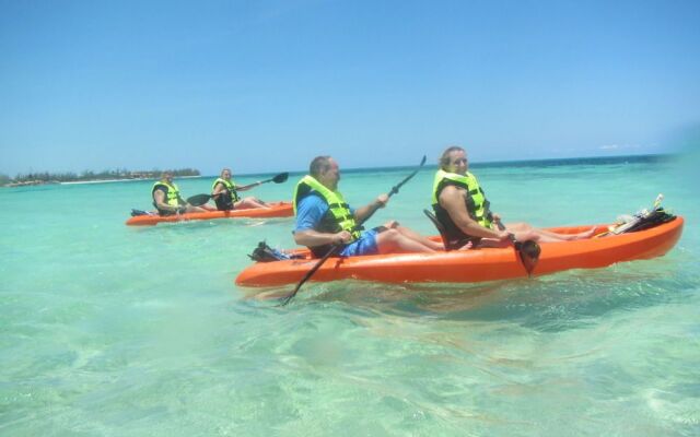 Captain's Cove Beach Resort & Villas