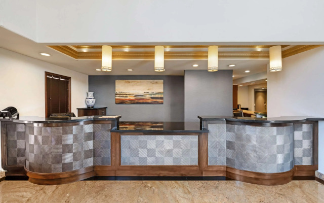 Best Western Plus Newport Mesa Inn