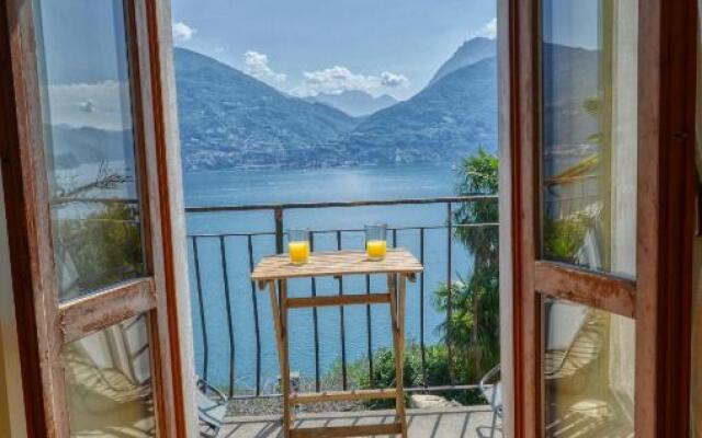 Bello Pezzo 2-Bedroom Lakeview Apartment
