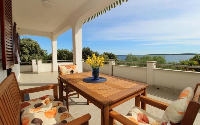 UGA - Perfect Location - A2 - Vito