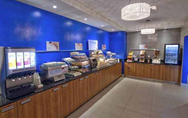 Holiday Inn Express & Suites Vaudreuil, an IHG Hotel