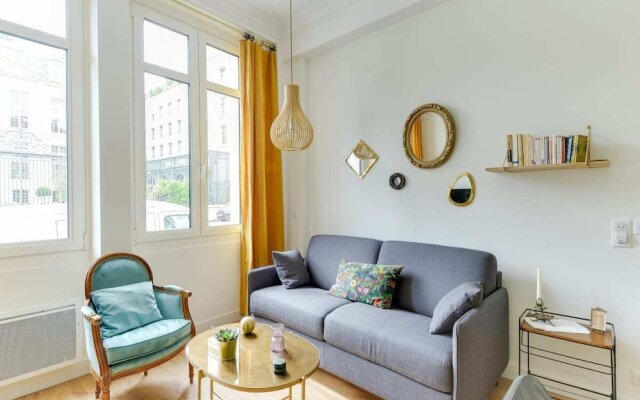 Sublime chic & modern apartment - Paris 5e by GuestReady