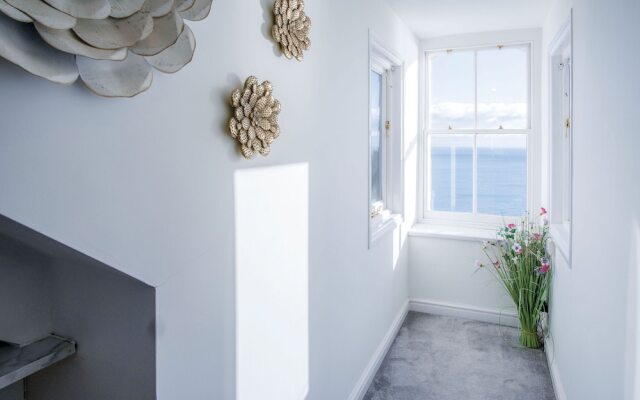 The Penthouse - Luxury 1 Bed - Panorama - Tenby