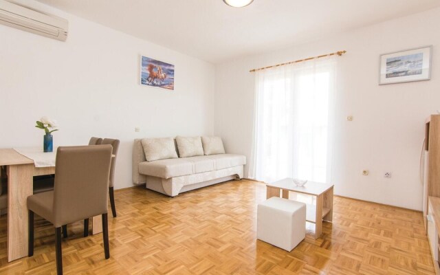 Beautiful Apartment in Pridraga With 1 Bedrooms and Wifi