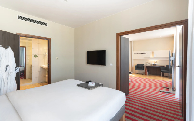 Mercure Warszawa Grand