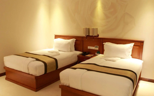 Au Lac Charner Hotel