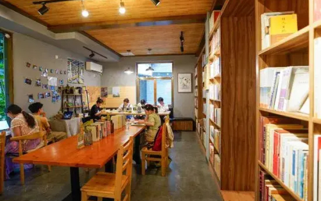 Xia Senlin Eco-friendly Hostel (Shaoxing Lu Xun's Hometown Subway Station Yintai City)