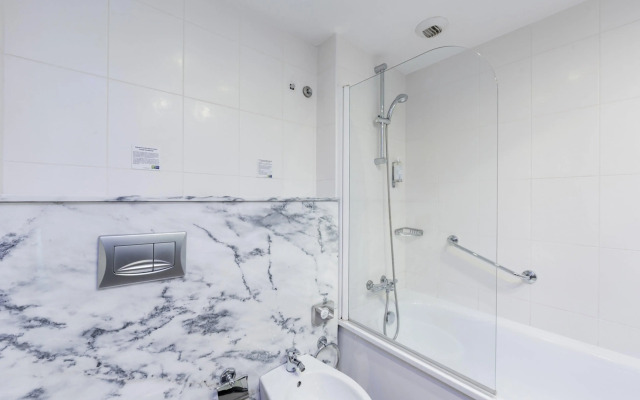 Holiday Inn Express Lisbon Airport by IHG